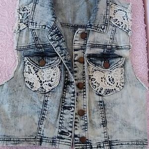 Light washed jean jacket